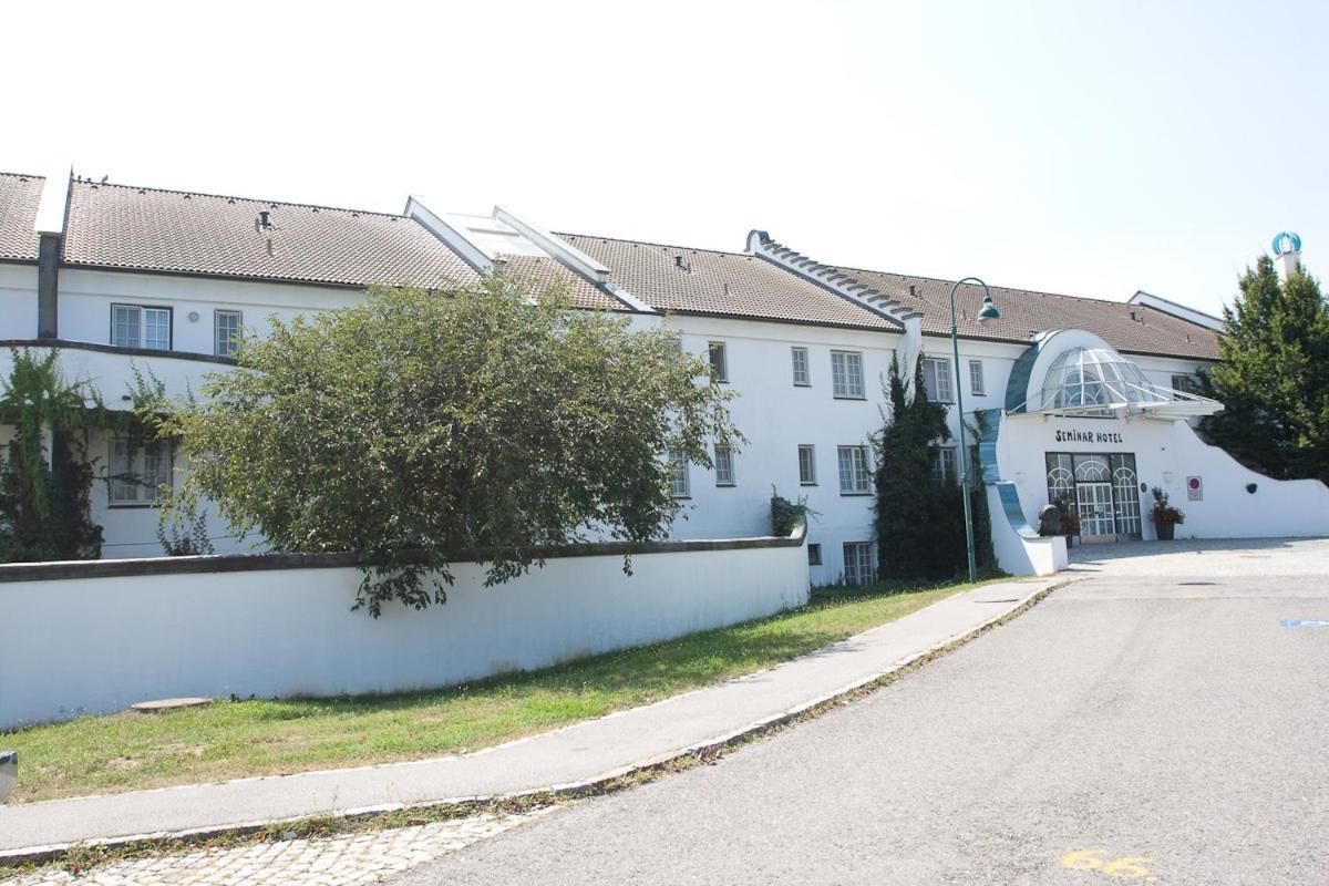 Seminarhotel Göttlesbrunn Exterior foto